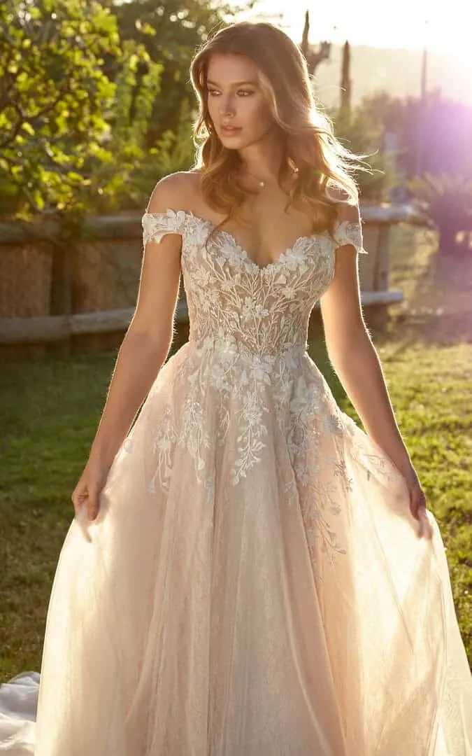 EK1512_Lauren_close_web