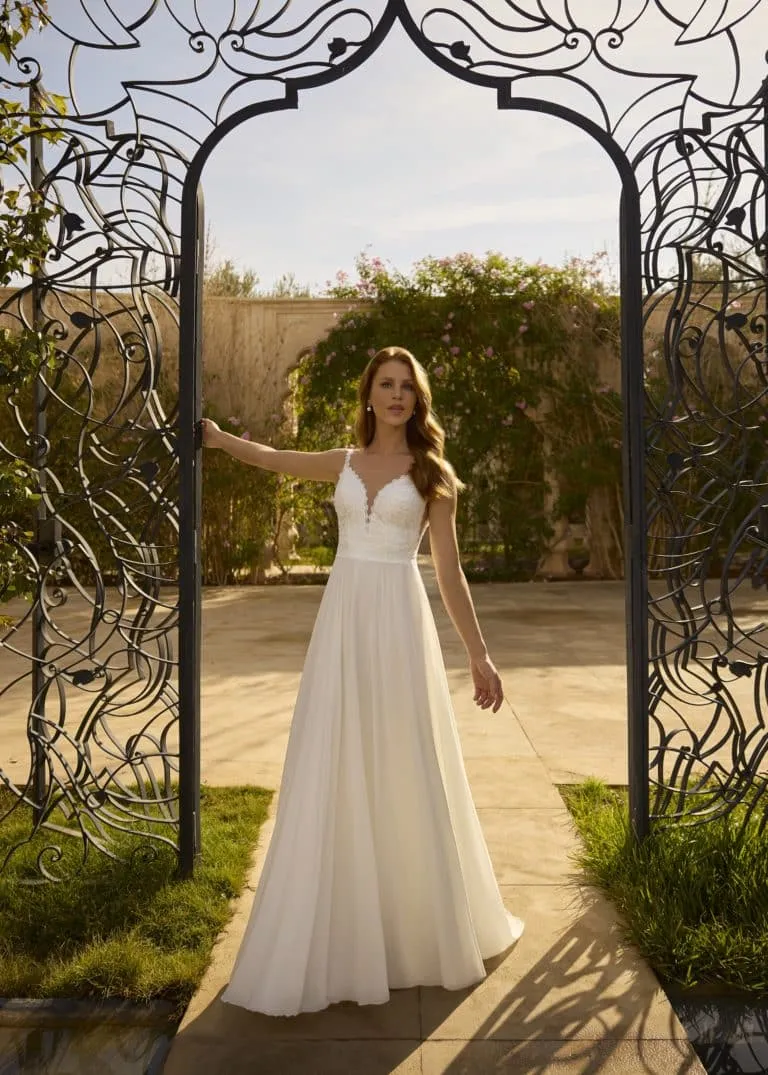 Cherish-Love-Collection_Clara_AFront1_10018500_H0A4255-768x1075