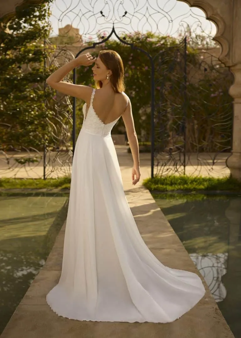Cherish-Love-Collection_Clara_Back1_10018500_H0A4383-768x1075
