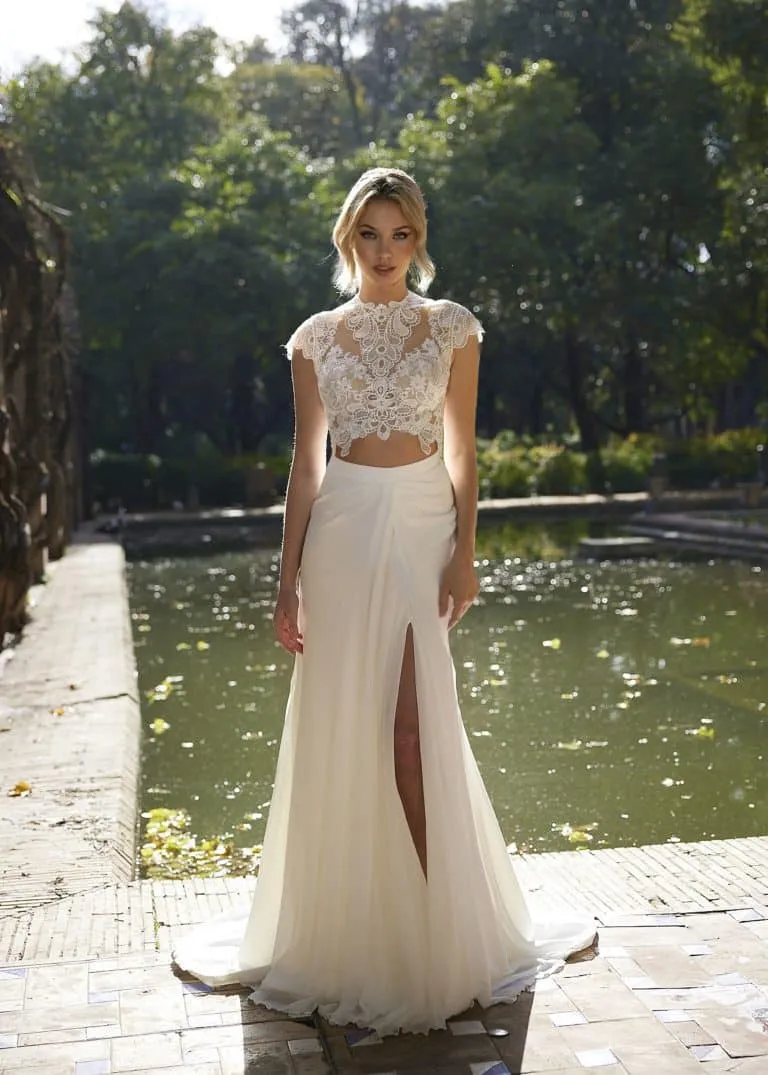 Innocent-Collection_Iris_20012000_Top_Izzie_AFront1_20012300_Skirt_d3_2592_V2-1-768x1075