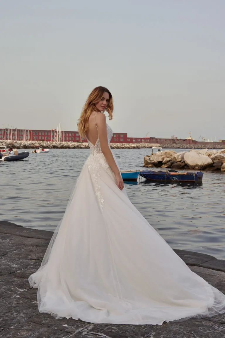 24311-Amaretta-4-1-768x1152