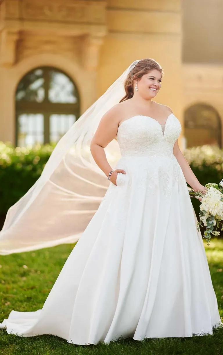 6915-A1-StellaYork-EveryBodyEveryBride-768x1225